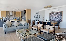 Modern Designer Penthouse With Panoramic Views Amanda